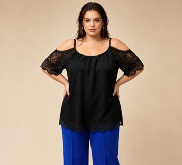 Immagine di OFF SHOULDER DESIGN LACE TOP